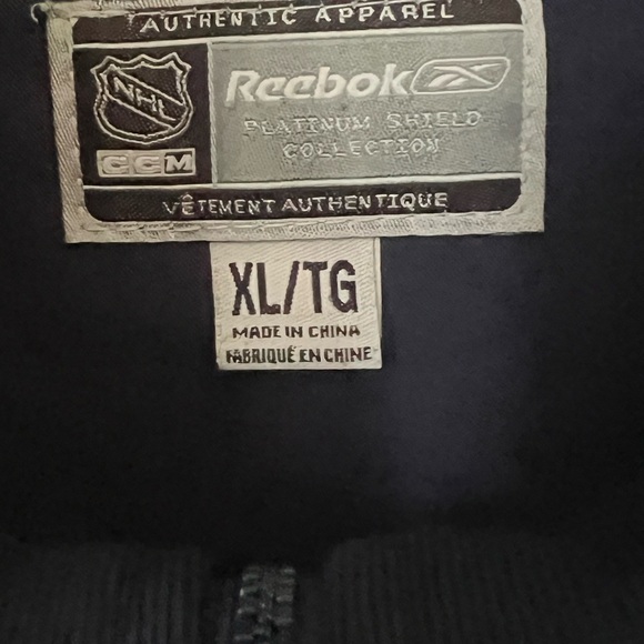 Reebok 3/4 zip Toronto Maple Leafs pull over. - Picture 3 of 5